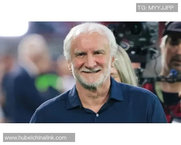 德国足球明星沃勒尔的辉煌职业生涯与对足球的深远影响